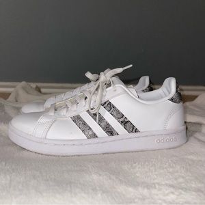 Adidas - Snakeskin stripes